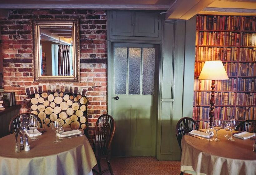 فندق Hambro Arms