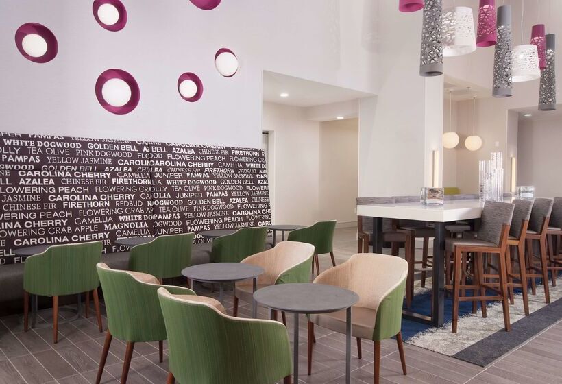 Отель Hampton Inn & Suites By Hilton Augustawashington Rd