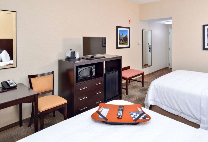 ホテル Hampton Inn & Suites California Universitypittsburgh