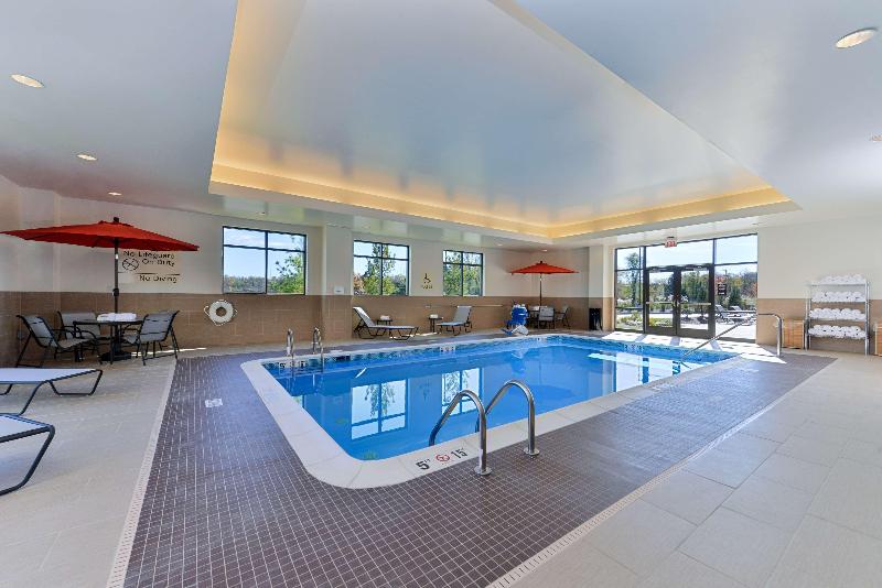 ホテル Hampton Inn & Suites California Universitypittsburgh