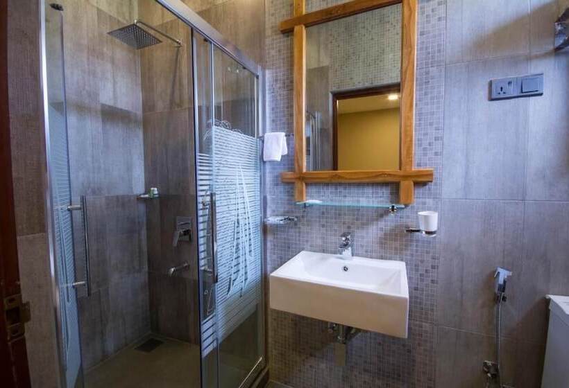 Отель Hill Pride City