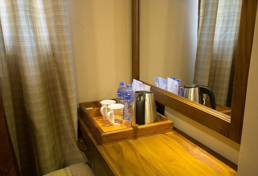 Отель Hill Pride City