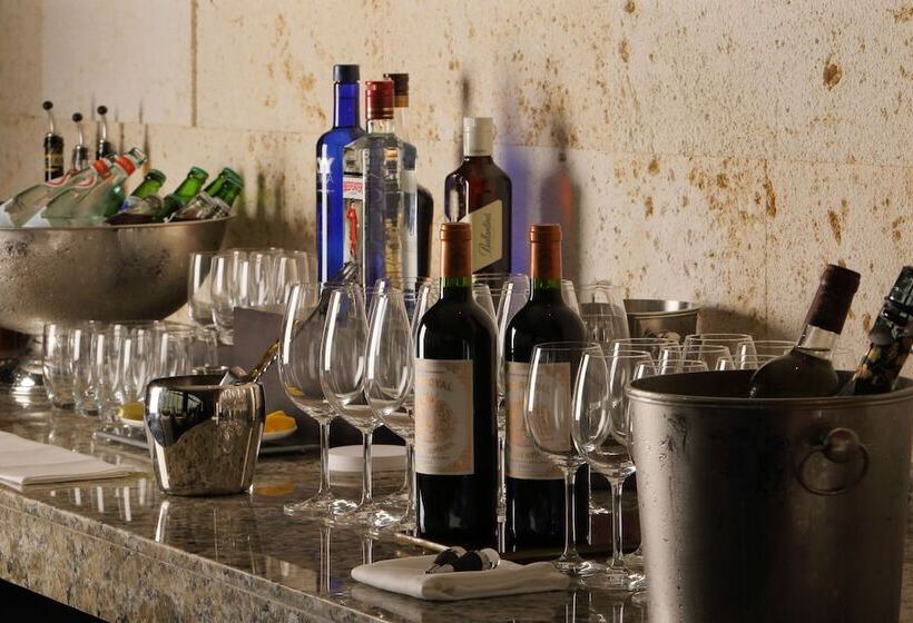 בית מלון כפרי Hyatt Regency Naha Okinawa