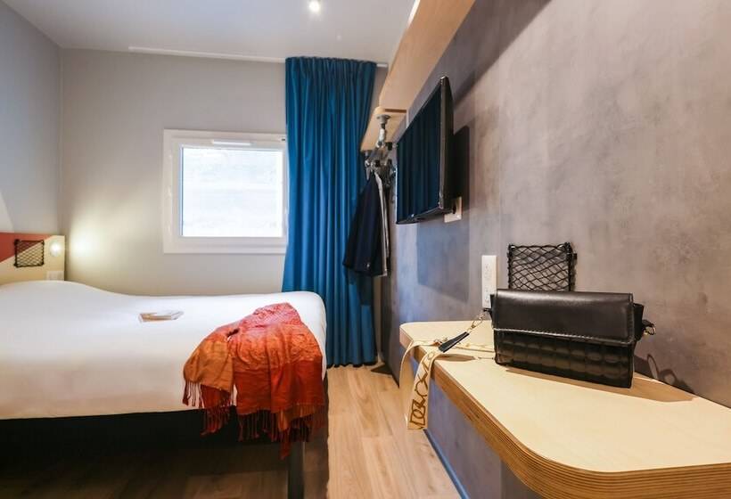 Отель Ibis Budget Villemomble