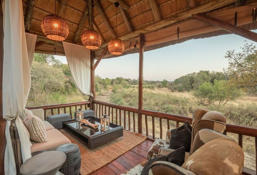 Отель Karongwe Portfolio Karongwe River Lodge