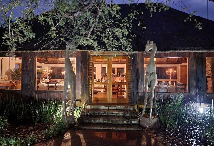 Отель Karongwe Portfolio Karongwe River Lodge