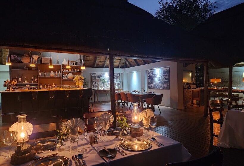 Отель Karongwe Portfolio Karongwe River Lodge