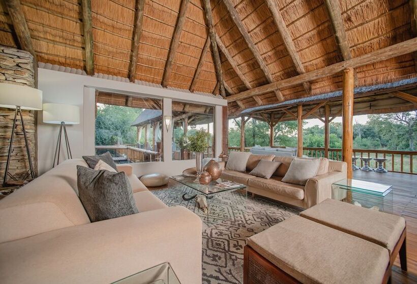 Отель Karongwe Portfolio Karongwe River Lodge