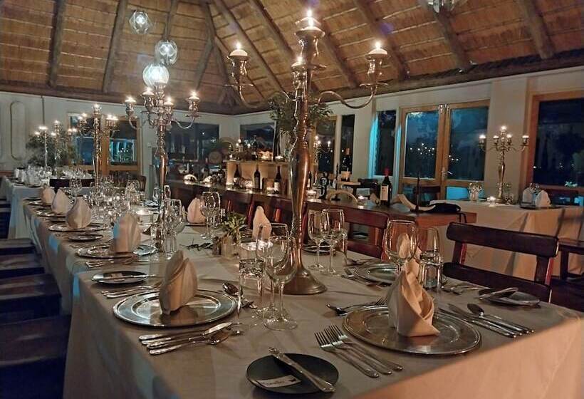 Отель Karongwe Portfolio Karongwe River Lodge