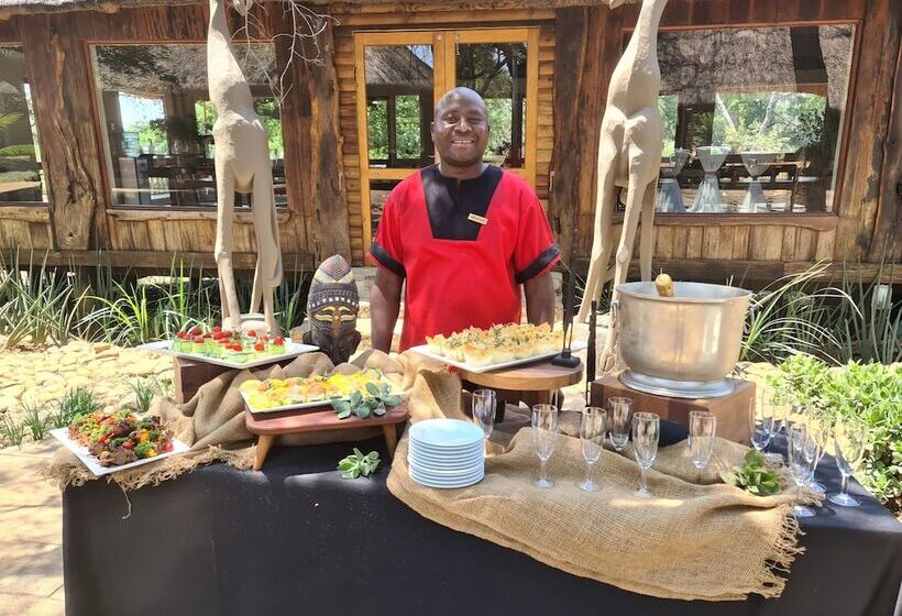 Отель Karongwe Portfolio Karongwe River Lodge