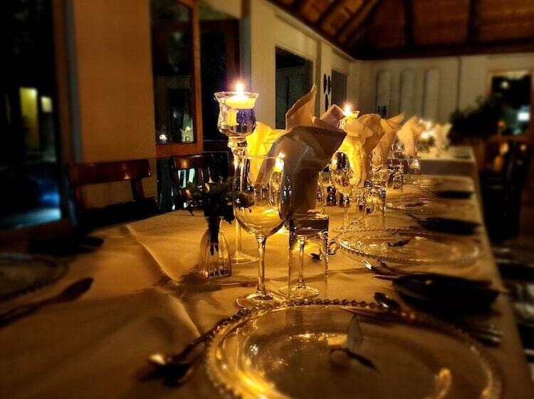 Отель Karongwe Portfolio Karongwe River Lodge