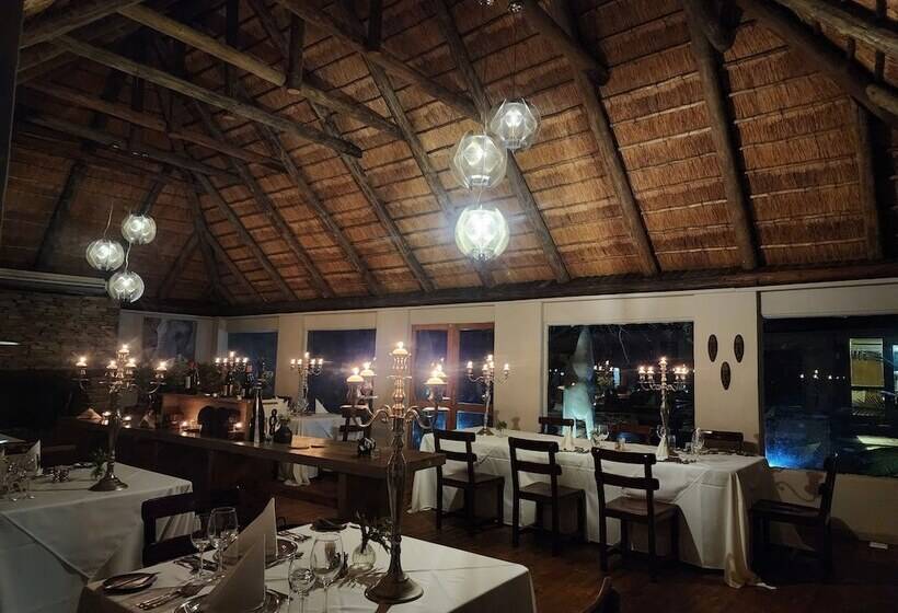 Отель Karongwe Portfolio Karongwe River Lodge