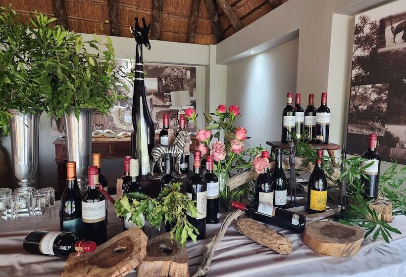 Отель Karongwe Portfolio Karongwe River Lodge