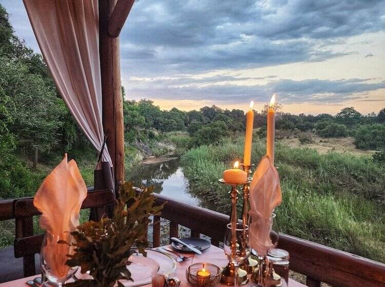 Отель Karongwe Portfolio Karongwe River Lodge