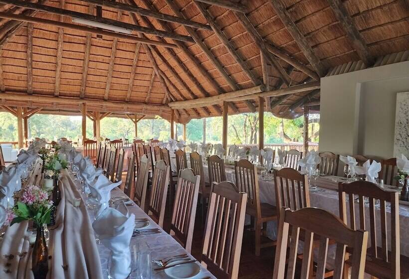 Отель Karongwe Portfolio Karongwe River Lodge