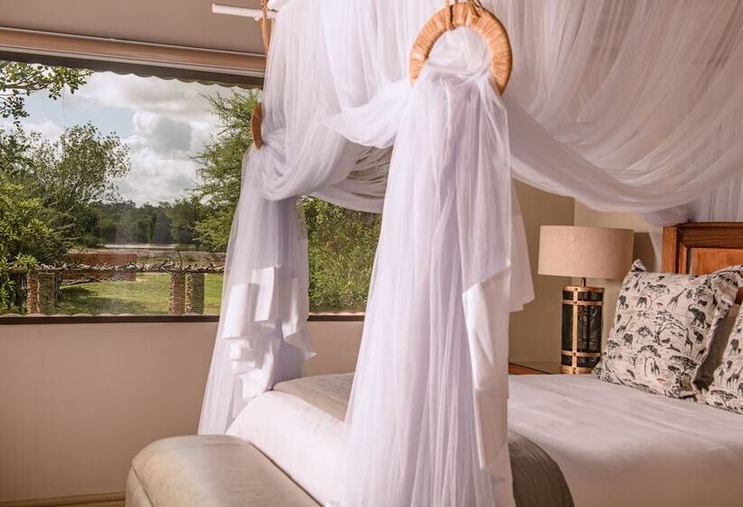 Отель Karongwe Portfolio Karongwe River Lodge