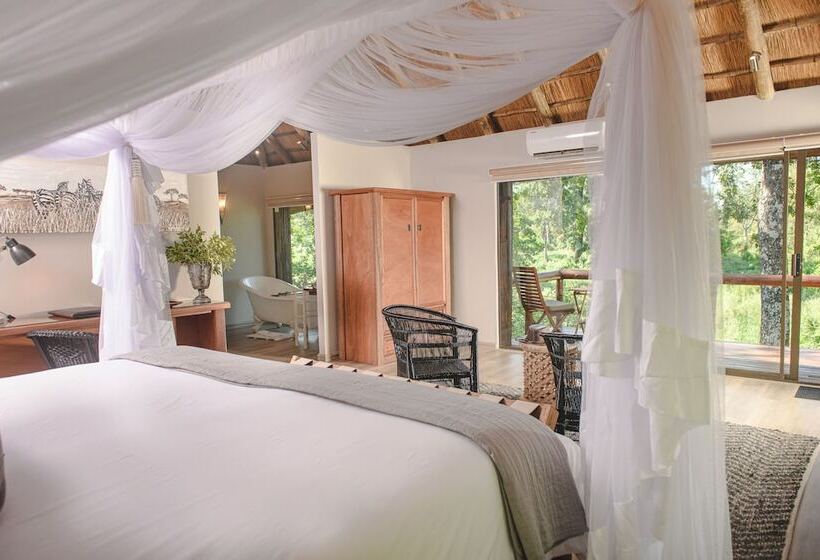 Отель Karongwe Portfolio Karongwe River Lodge