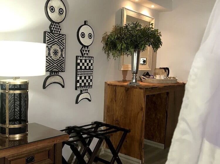 Отель Karongwe Portfolio Karongwe River Lodge