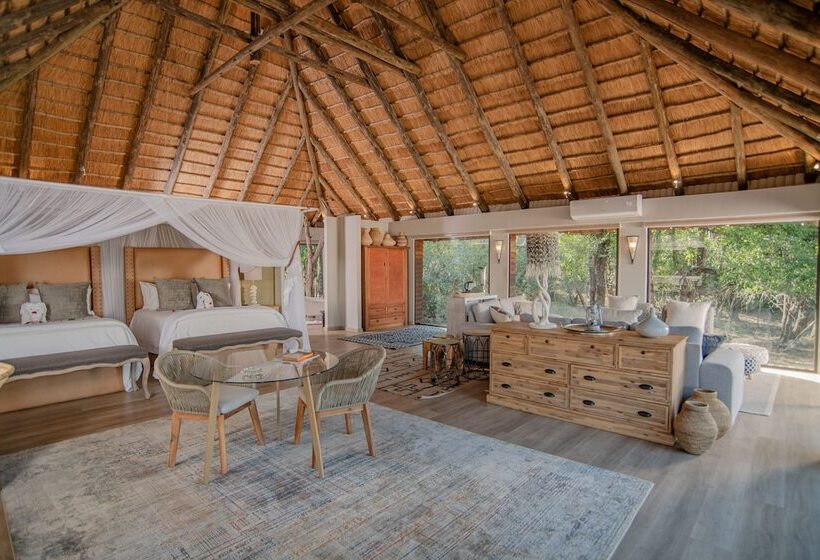 Отель Karongwe Portfolio Karongwe River Lodge