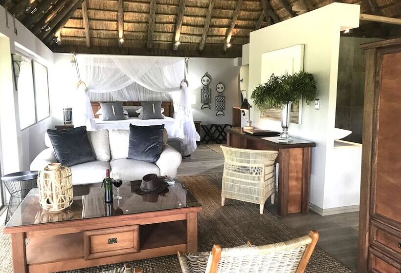 Отель Karongwe Portfolio Karongwe River Lodge