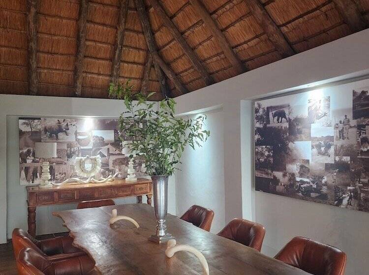 Отель Karongwe Portfolio Karongwe River Lodge