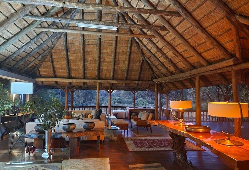 Отель Karongwe Portfolio Karongwe River Lodge