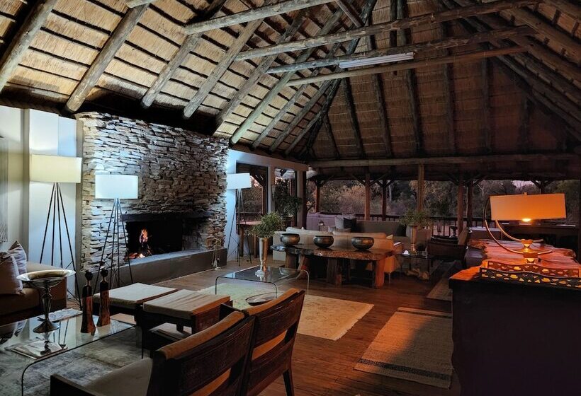 Отель Karongwe Portfolio Karongwe River Lodge