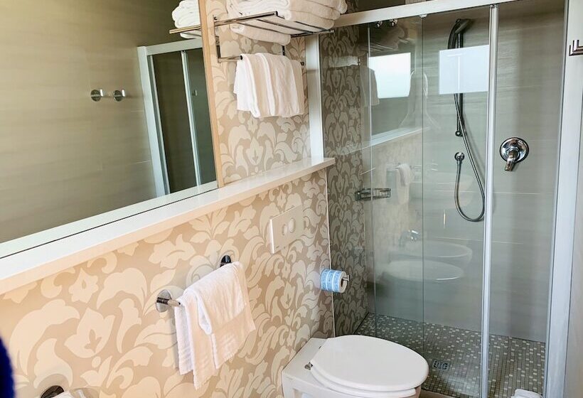 فندق Liane Riccione