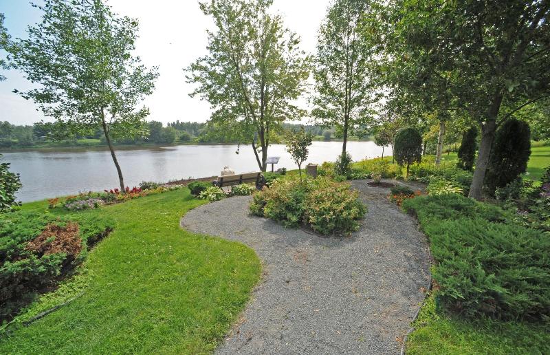 Отель Montfort Nicolet