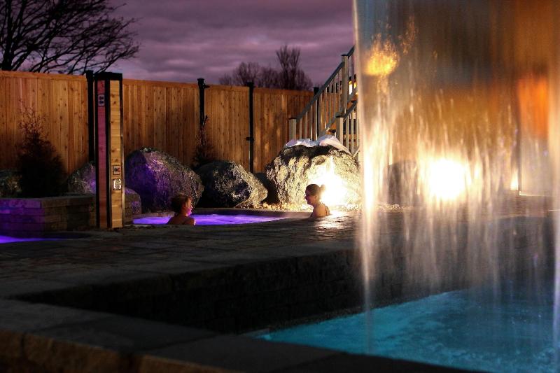 Отель Montfort Nicolet