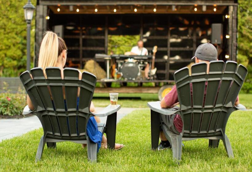 Отель Montfort Nicolet