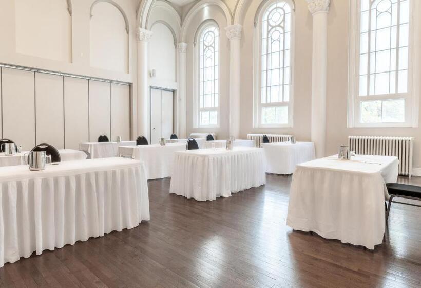 Отель Montfort Nicolet