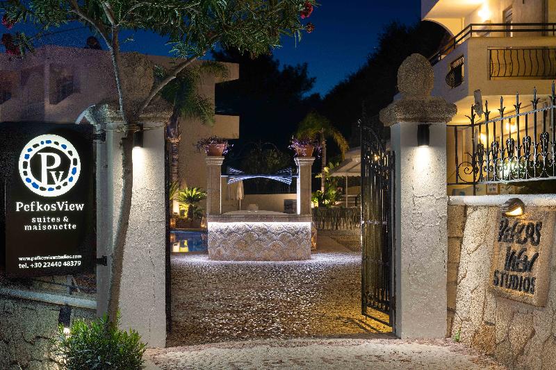 בית מלון כפרי Pefkos View Suites & Maisonette