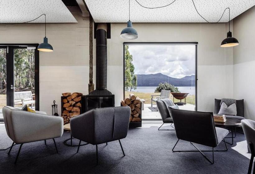 בית מלון כפרי Pumphouse Point