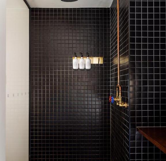 בית מלון כפרי Pumphouse Point