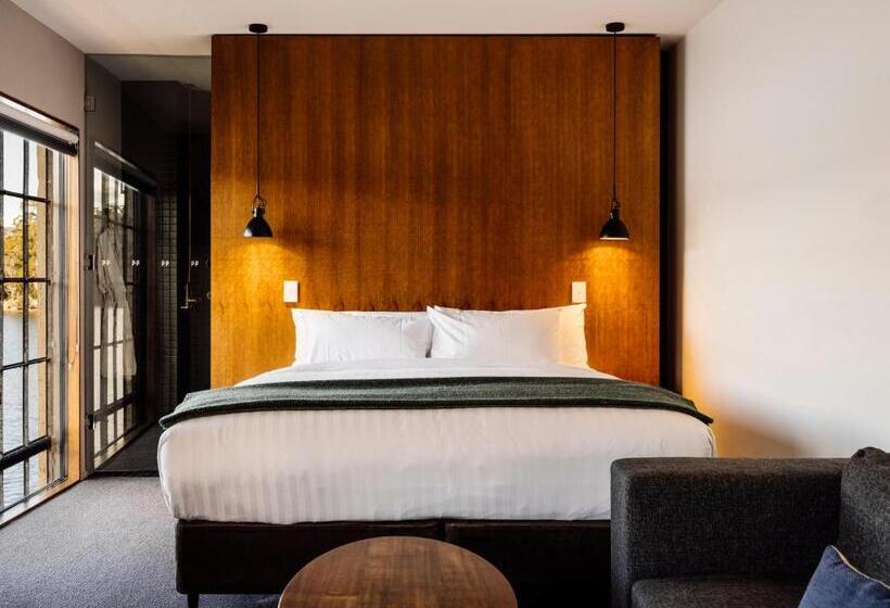 בית מלון כפרי Pumphouse Point