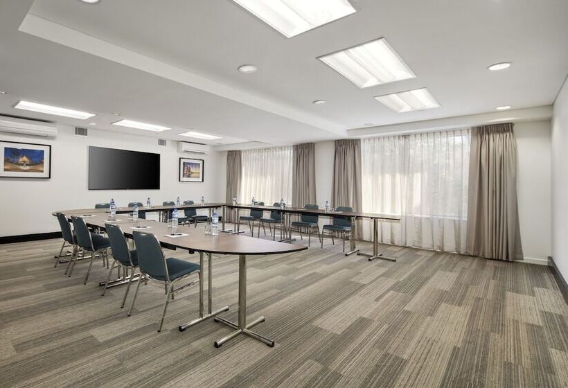 בית מלון כפרי Quest Kings Park