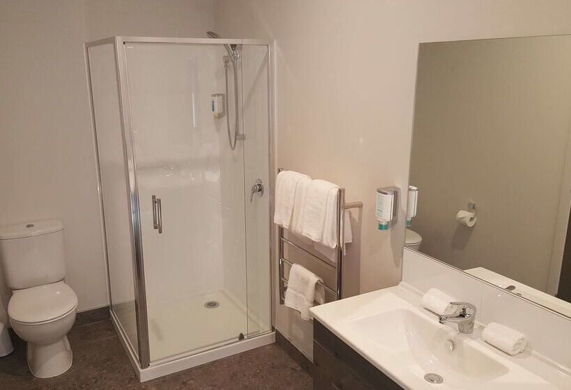 هتل Ramada Suites By Wyndham Queenstown Remarkables Park