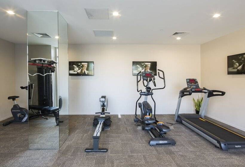 هتل Ramada Suites By Wyndham Queenstown Remarkables Park