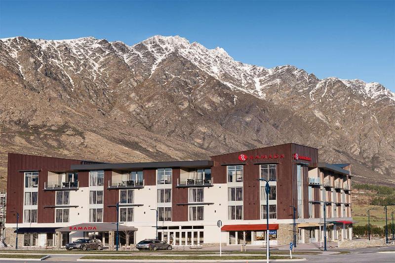هتل Ramada Suites By Wyndham Queenstown Remarkables Park