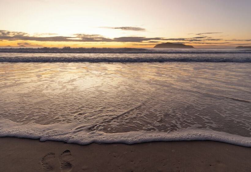 בית מלון כפרי Reflections Hawks Nest   Holiday Park