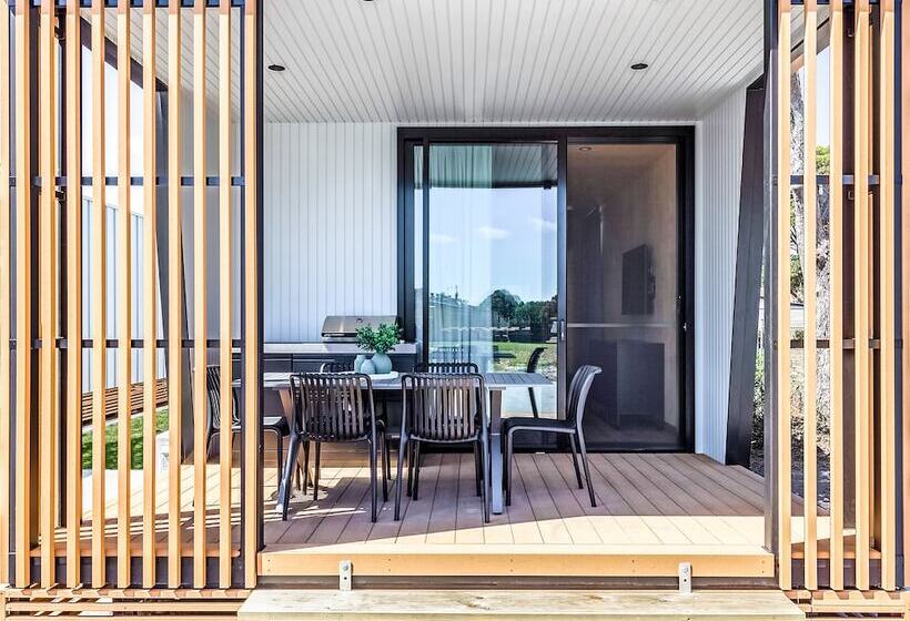 בית מלון כפרי Reflections Hawks Nest   Holiday Park