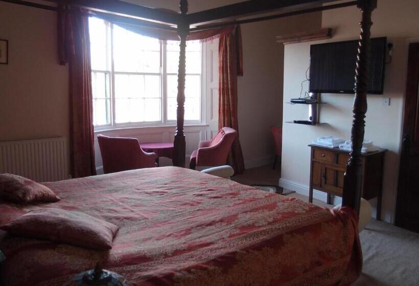 هتل Royal Britannia