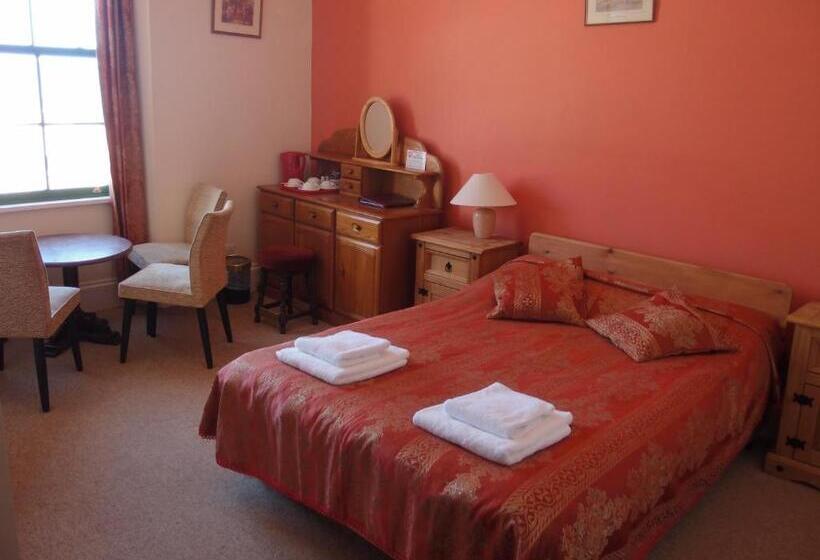 هتل Royal Britannia