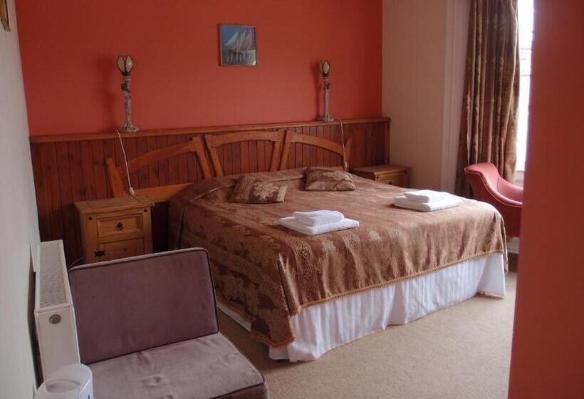 هتل Royal Britannia