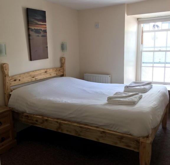 هتل Royal Britannia