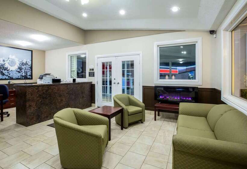 فندق Super 8 By Wyndham Smoky Lake