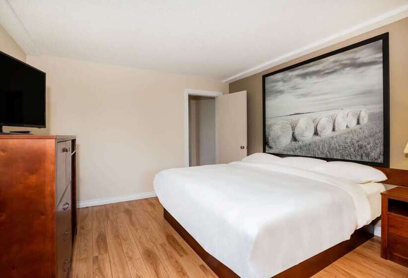 فندق Super 8 By Wyndham Smoky Lake