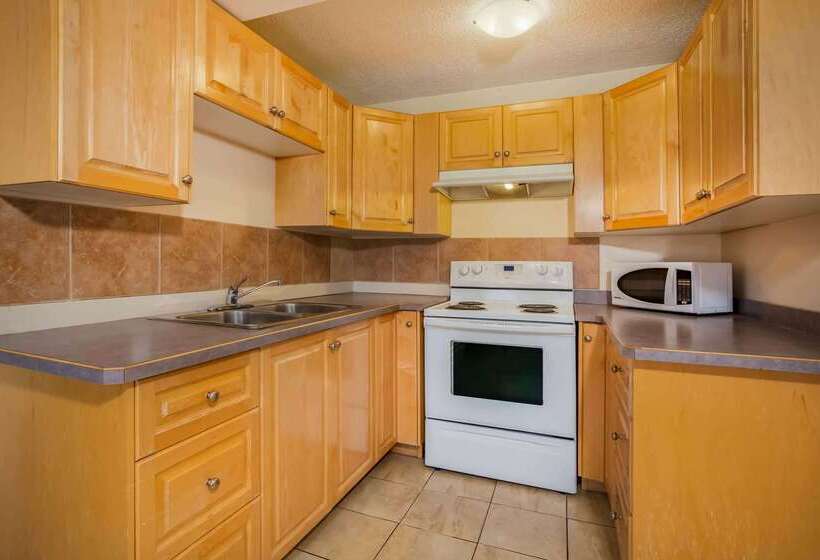 فندق Super 8 By Wyndham Smoky Lake