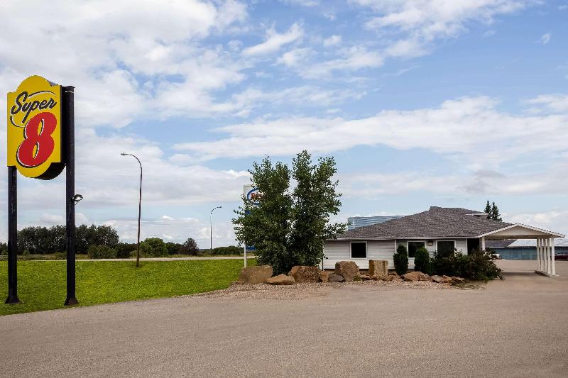 فندق Super 8 By Wyndham Smoky Lake